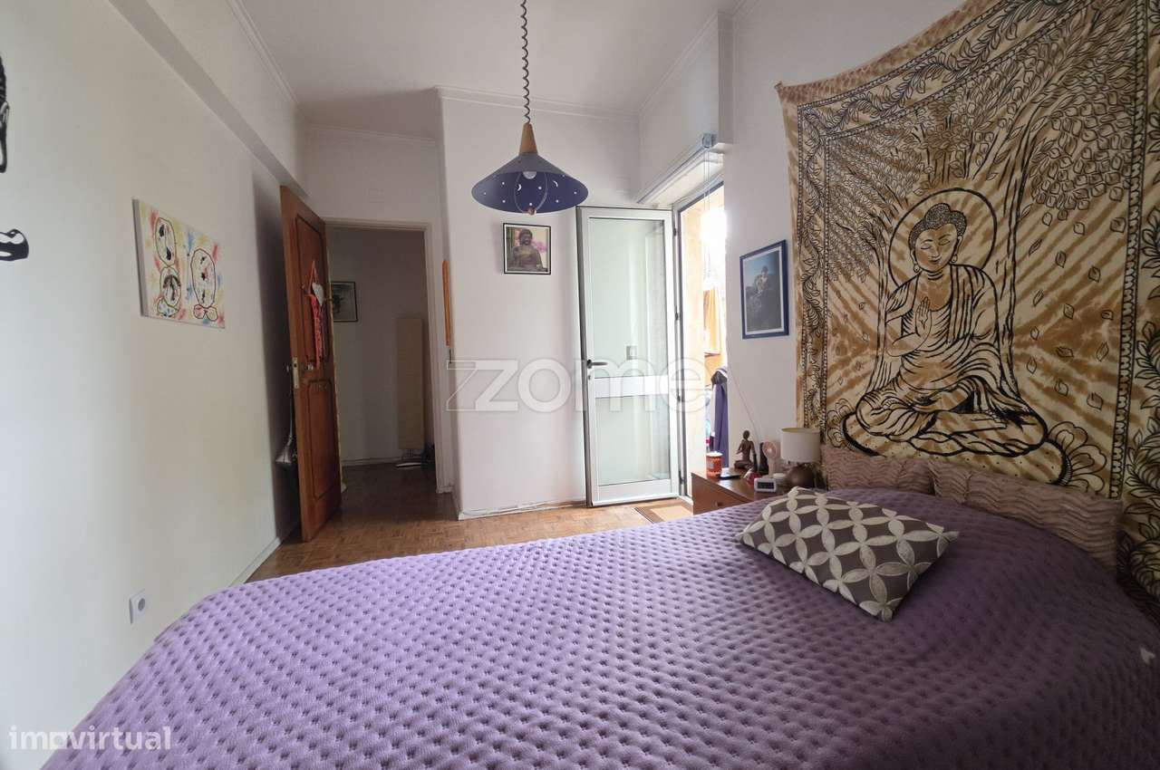 Excelente apartamento T2, situado num 1.º andar, na Buraca-11