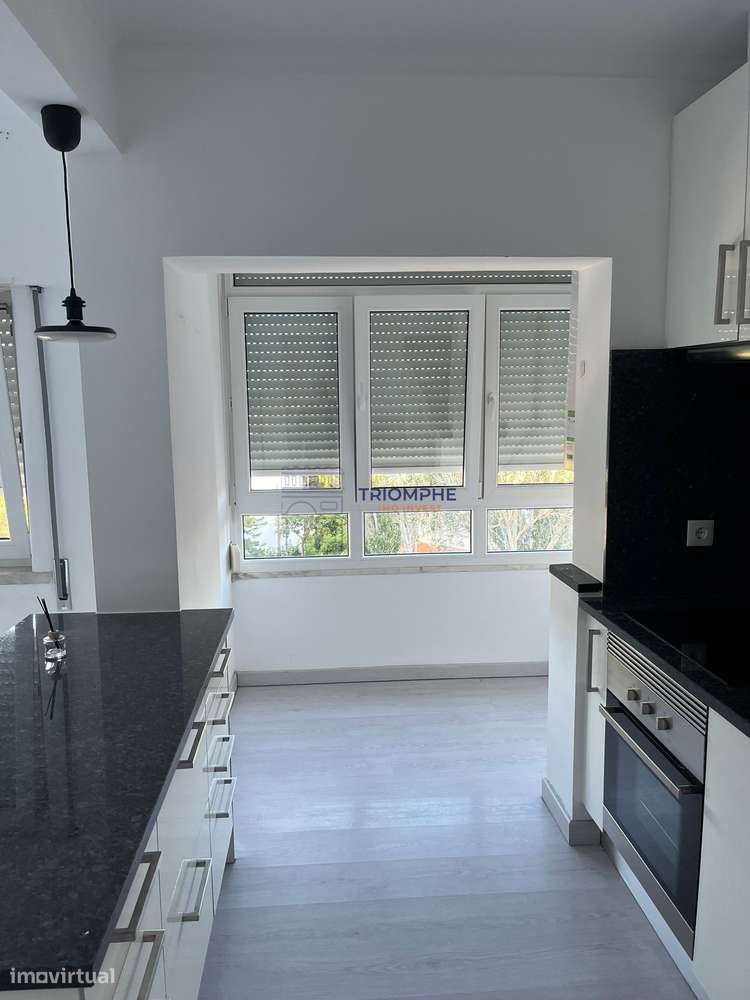 Apartamento T2 - Lugar de Estacionamento - Cascais - Grande imagem: 3/12