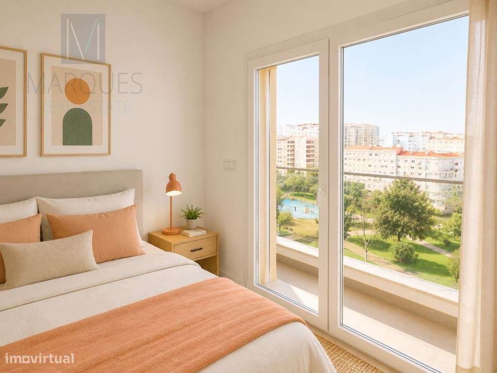 Apartamento T3 em Santa Marta do Pinhal - Corroios-11