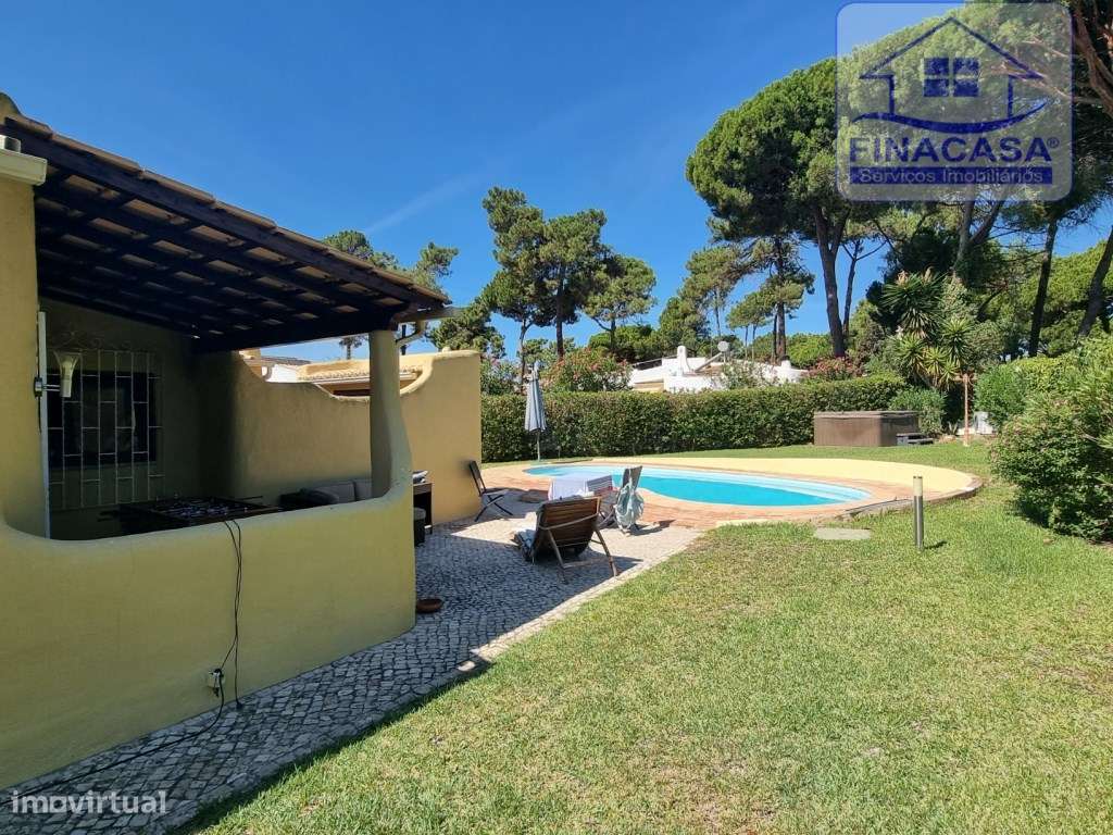 Moradia V3 toda térrea isolada com piscina,jardim e garagem - Vilam...-19