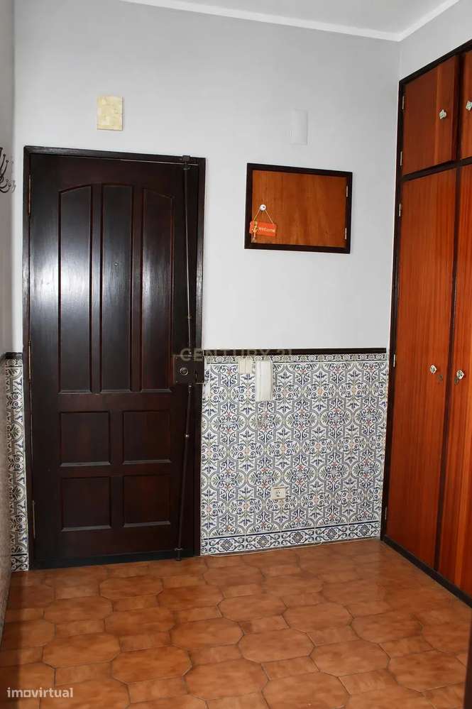 Apartamento T2 em Amora, Seixal - Oportunidade Única!-2