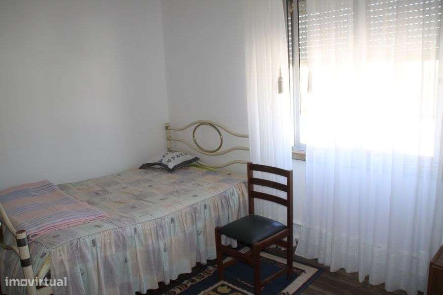 Prédio estação CP Mem Martins-14