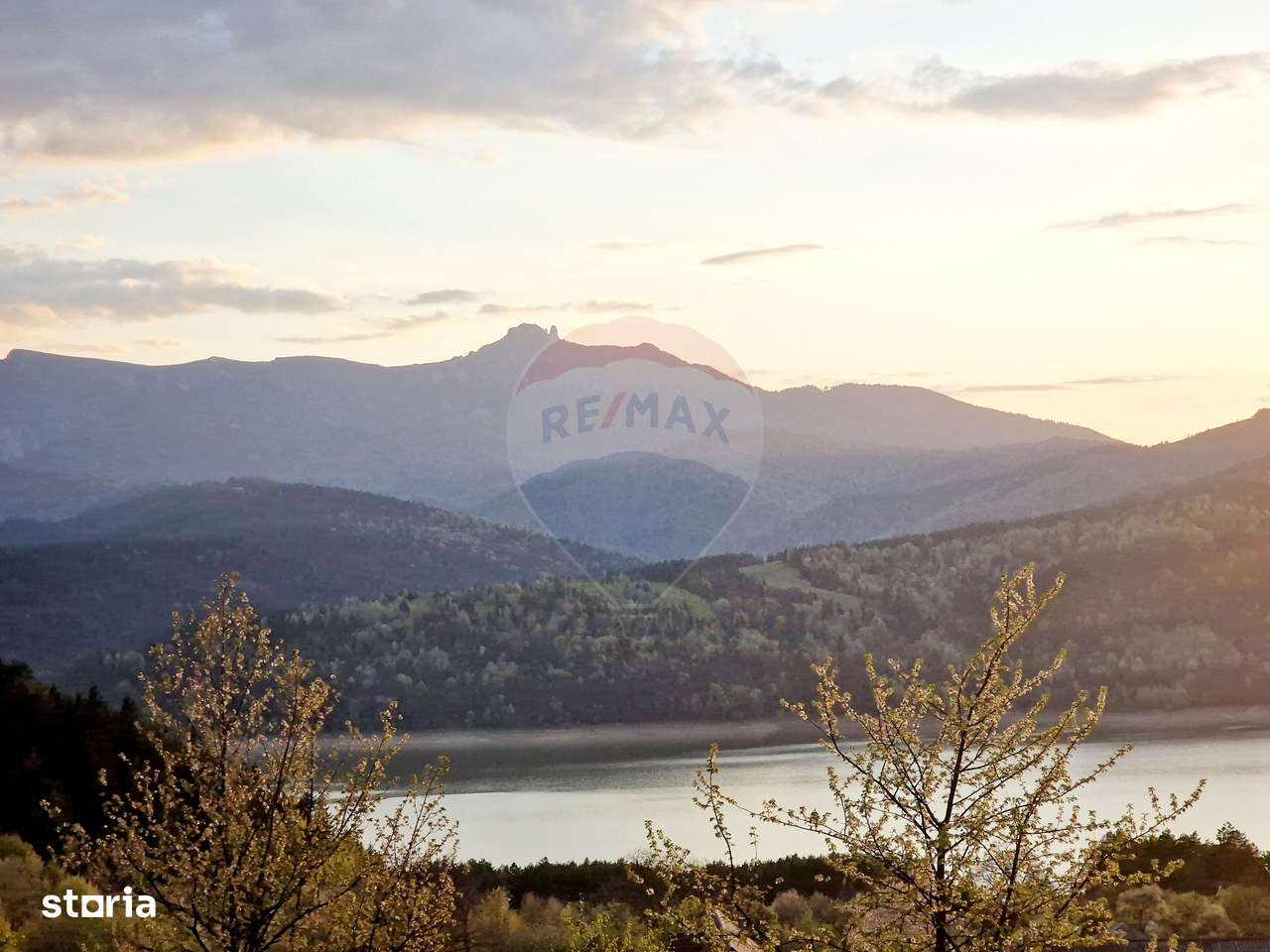 Teren cu vedere la Muntele Ceahlau - Imagine principală: 2/20