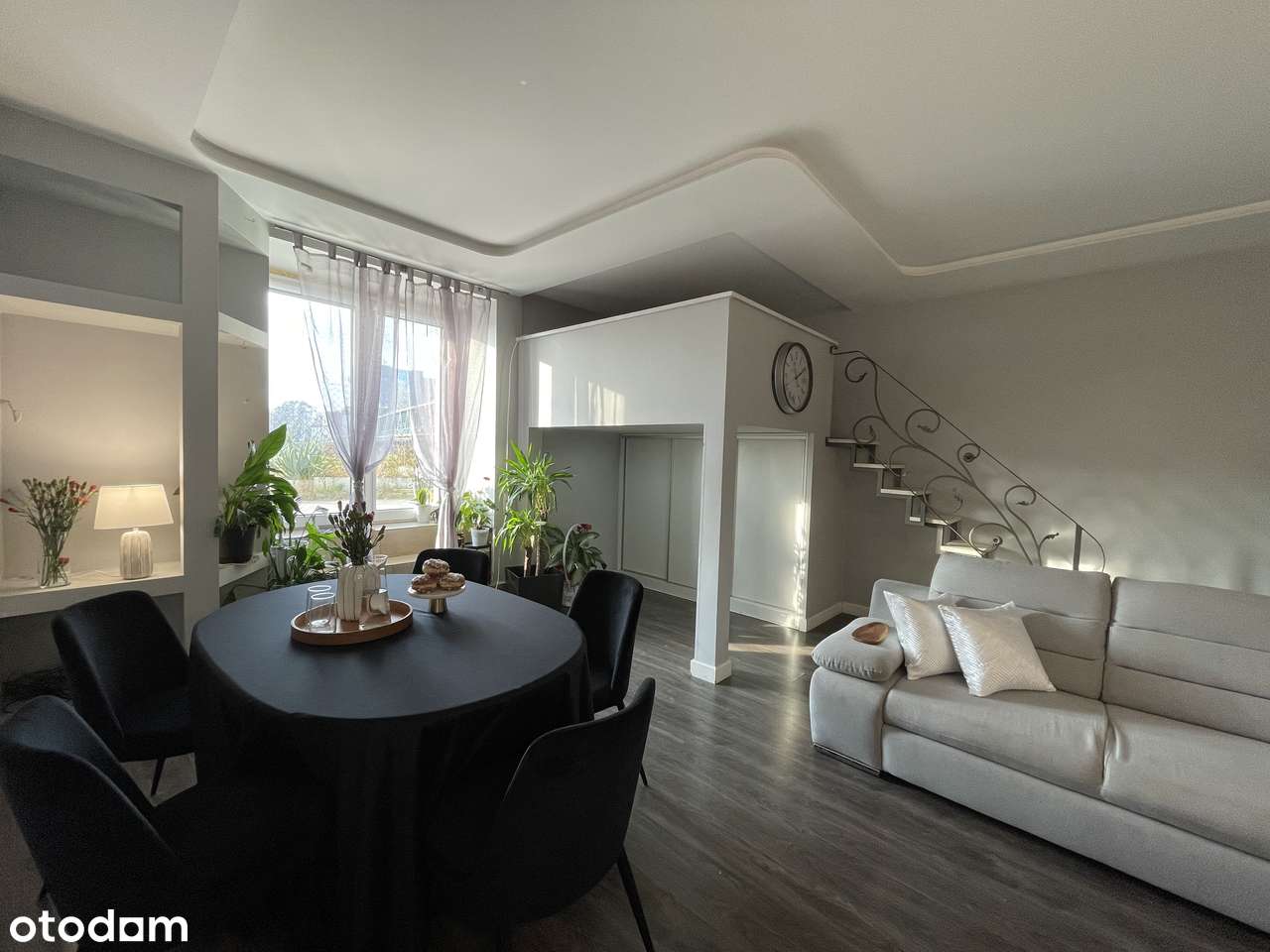 Dwupokojowe mieszkanie z klimatem – taras, parking, antresola, kominek - Pełny obrazek: 4/9