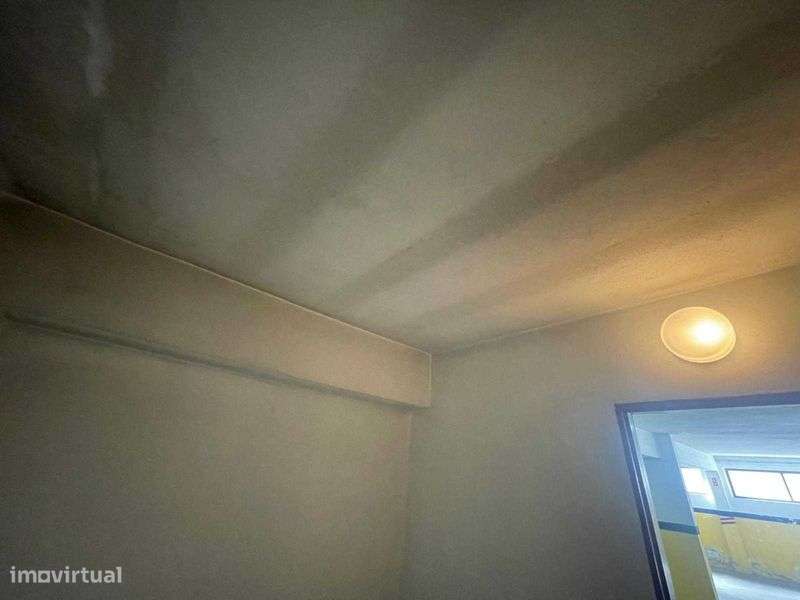 Lugar de garagem +arrecadação - Grande imagem: 5/10