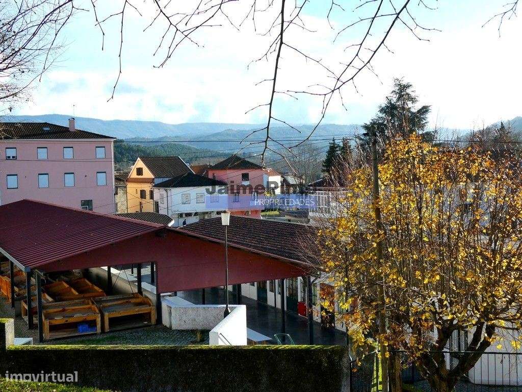 Casas em Ruína contiguadas na Zona Histórica de Vidago. Portugal, C... - Grande imagem: 5/7