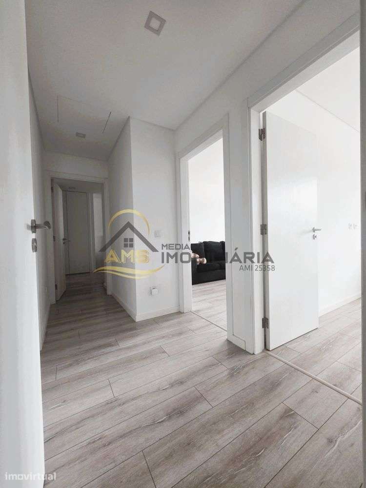 APARTAMENTO T3 COM TERRAÇO DE 186M²-17