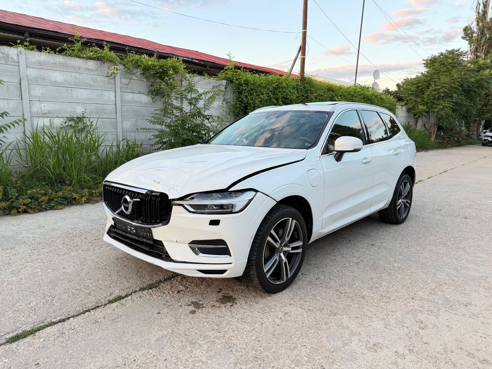 Volvo XC60 T8 Twin Engine AWD Momentum Pro 2020