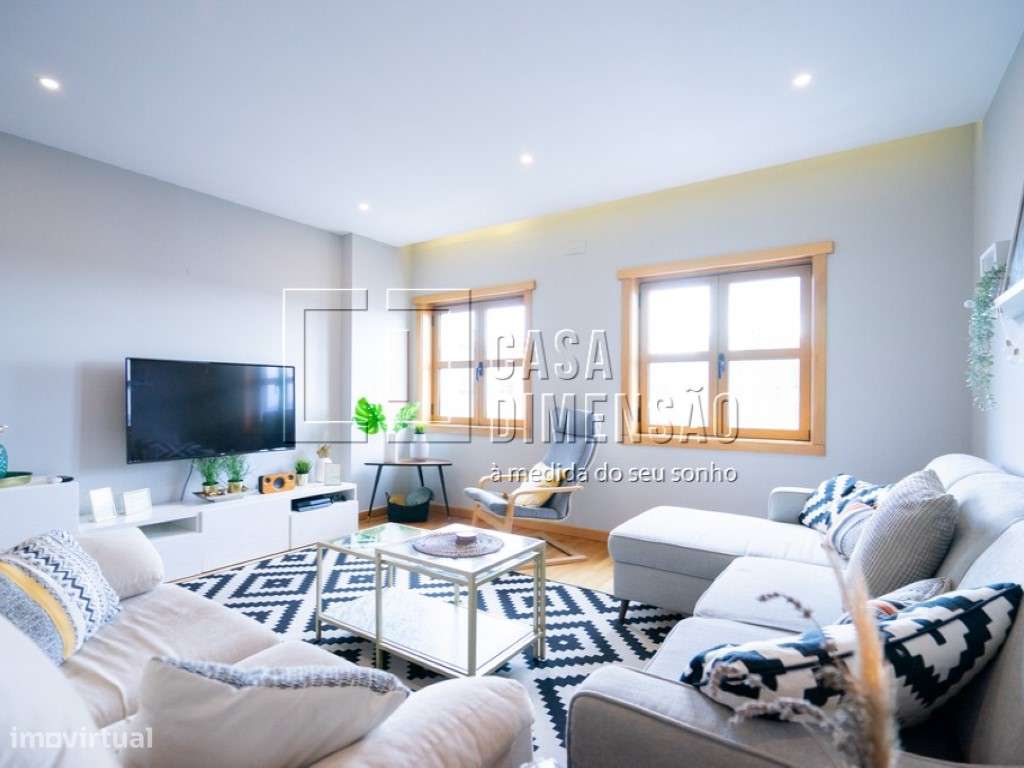 Apartamento de tipologia T2 na Serra de Carnaxide, como NOVO!!-9
