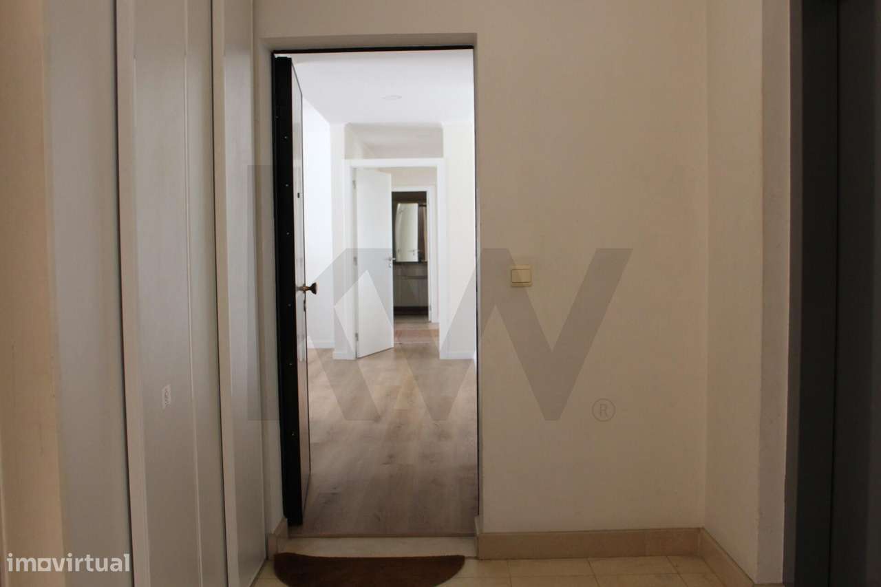 Oportunidade Única: T3 com Terraço Privado no Coração de Mafra - Grande imagem: 2/45