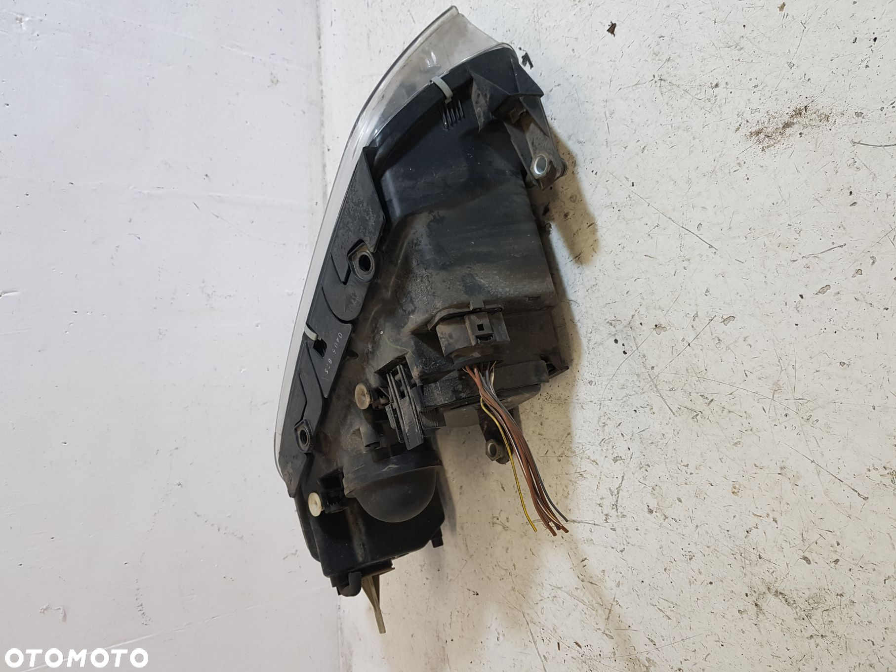 LAMPA LEWA PRZEDNIA LIFT VOLKSWAGEN PASSAT B5 - 4