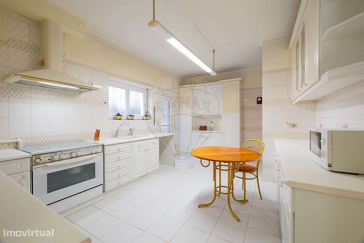 Moradia T4 para venda-9