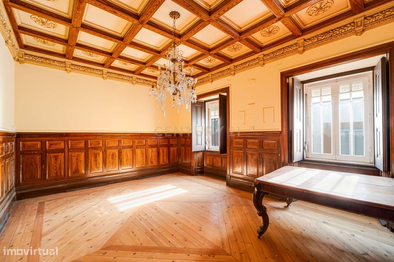 "Exclusiva Moradia Senhorial no Coração Histórico de Évora."-17