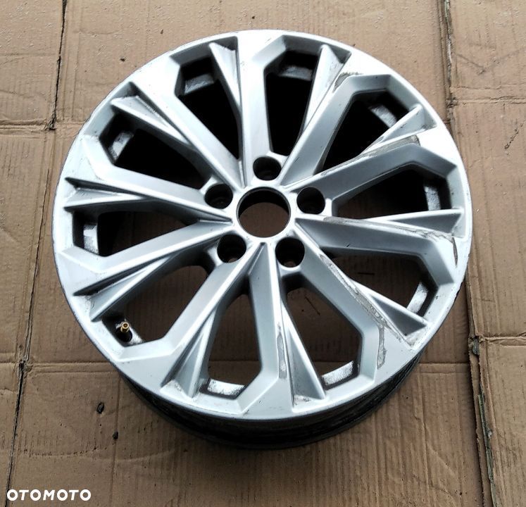 AUDI A4 8W0 FELGA 17" - 1