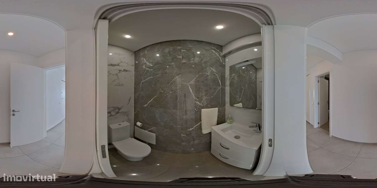 Apartamento T3 Renovado com Vista Mar e Terraço em Armação de Pêra-57