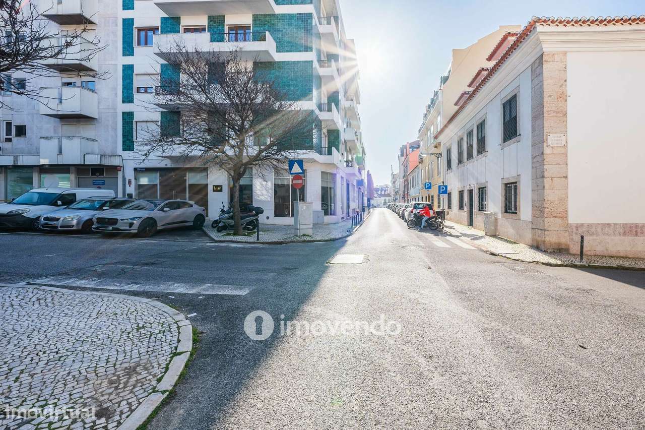 Apartamento T2 com cozinha equipada e mobilado, nas Amoreiras-37