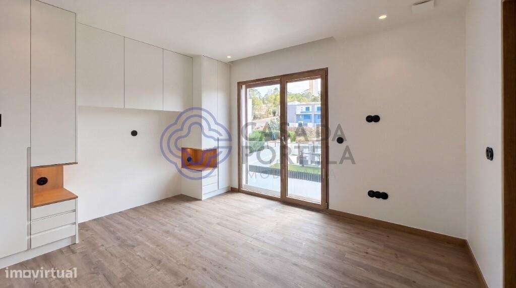 Moradia T4 com3 suites isolada-37