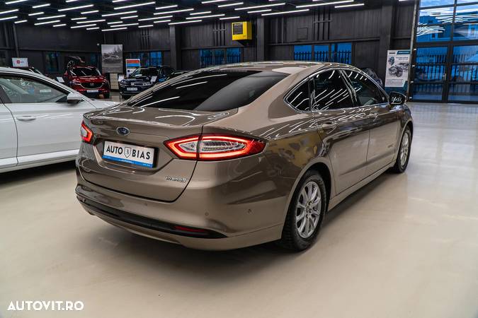 Ford Mondeo 2.0 Hybrid - 7