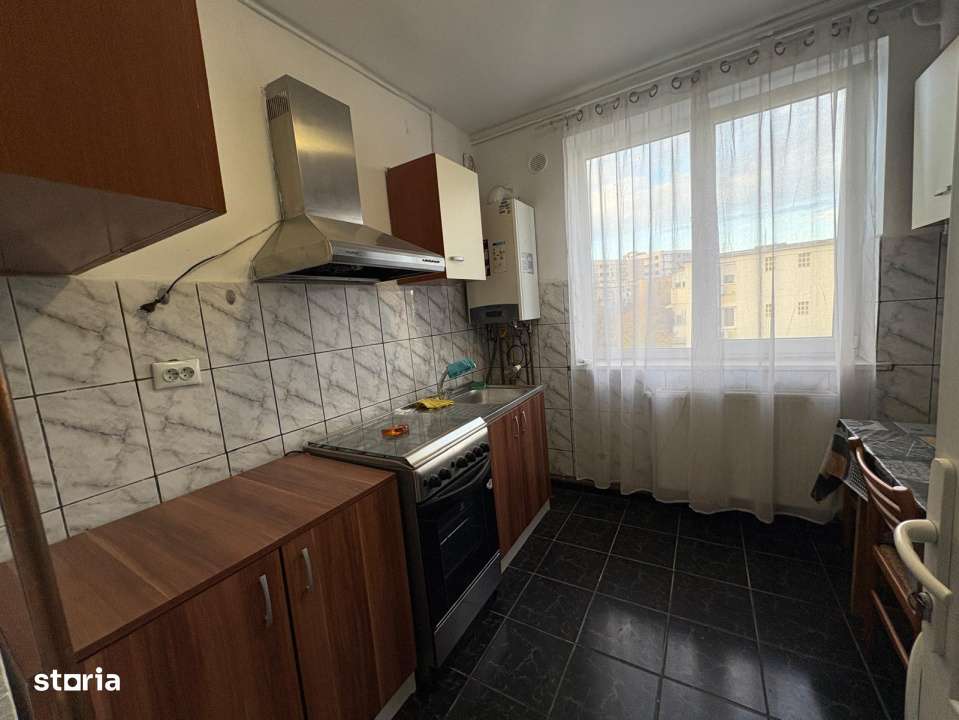 Apartament, 2 camere, semidecomandat, Nicolae Titulescu zona Fantasy P - Imagine principală: 5/9