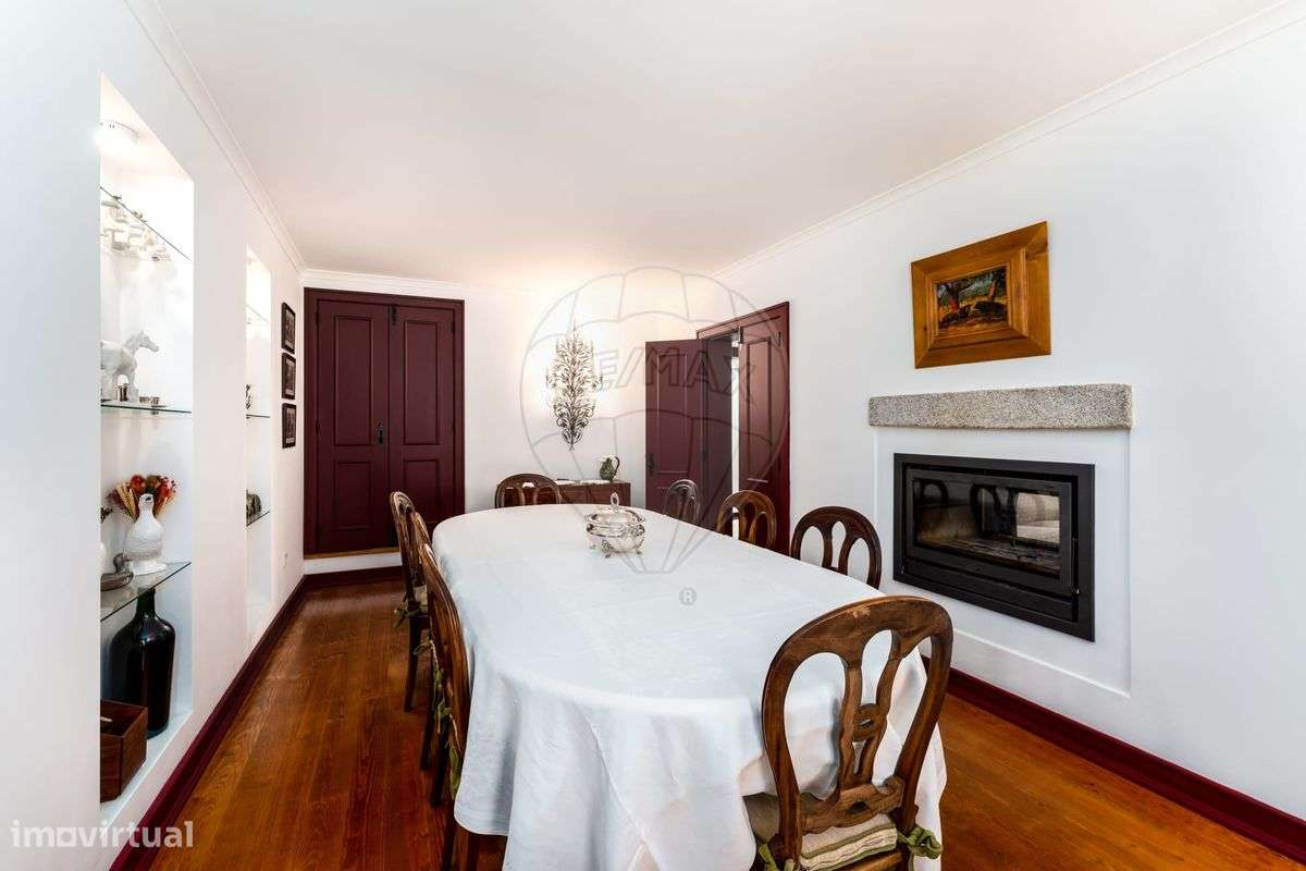 Moradia T6 para venda-9