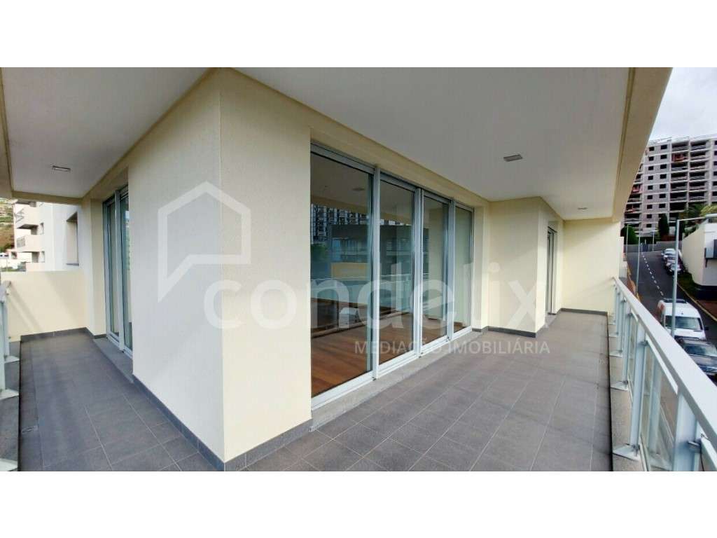 Apartamento T3 com uma excelente varanda no Funchal - Grande imagem: 5/27