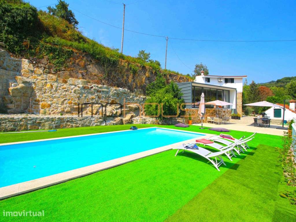 Quinta com Casa Remodelada e Antigo Moinho de Água Junto a Ribeiro-25