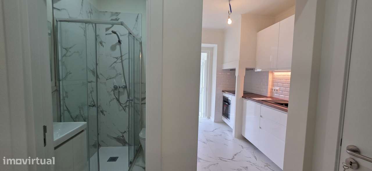 Apartamento T2 Remodelado em Lisboa - Oportunidade Imperdível!-12