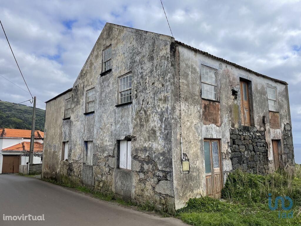 Casa T7 em Açores de 179,00 m2