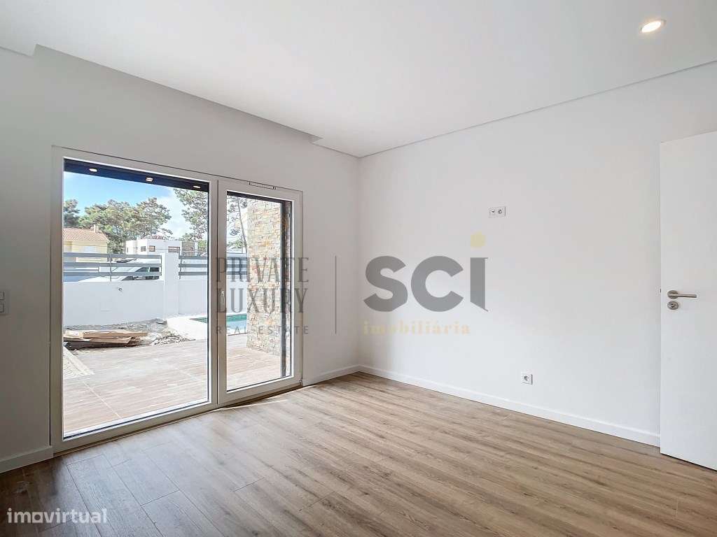 Moradia T4 na Charneca da Caparica | Piscina e Garagem-15