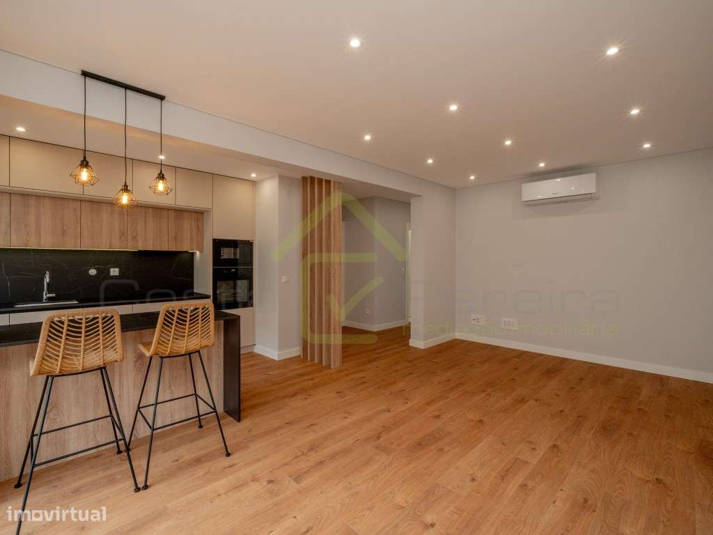 Apartamento T2 como Novo, à entrada de Lisboa.-8