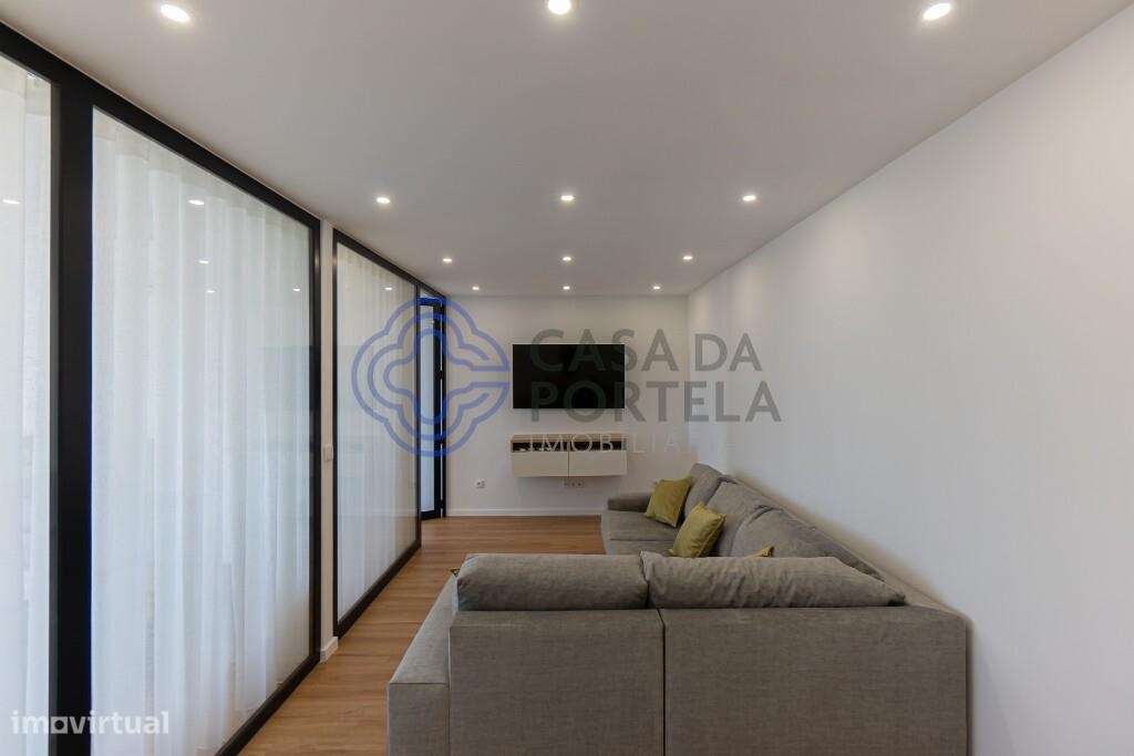 Apartamento T2 remodelado Centro do Porto Junto ao Bessa - Grande imagem: 4/24