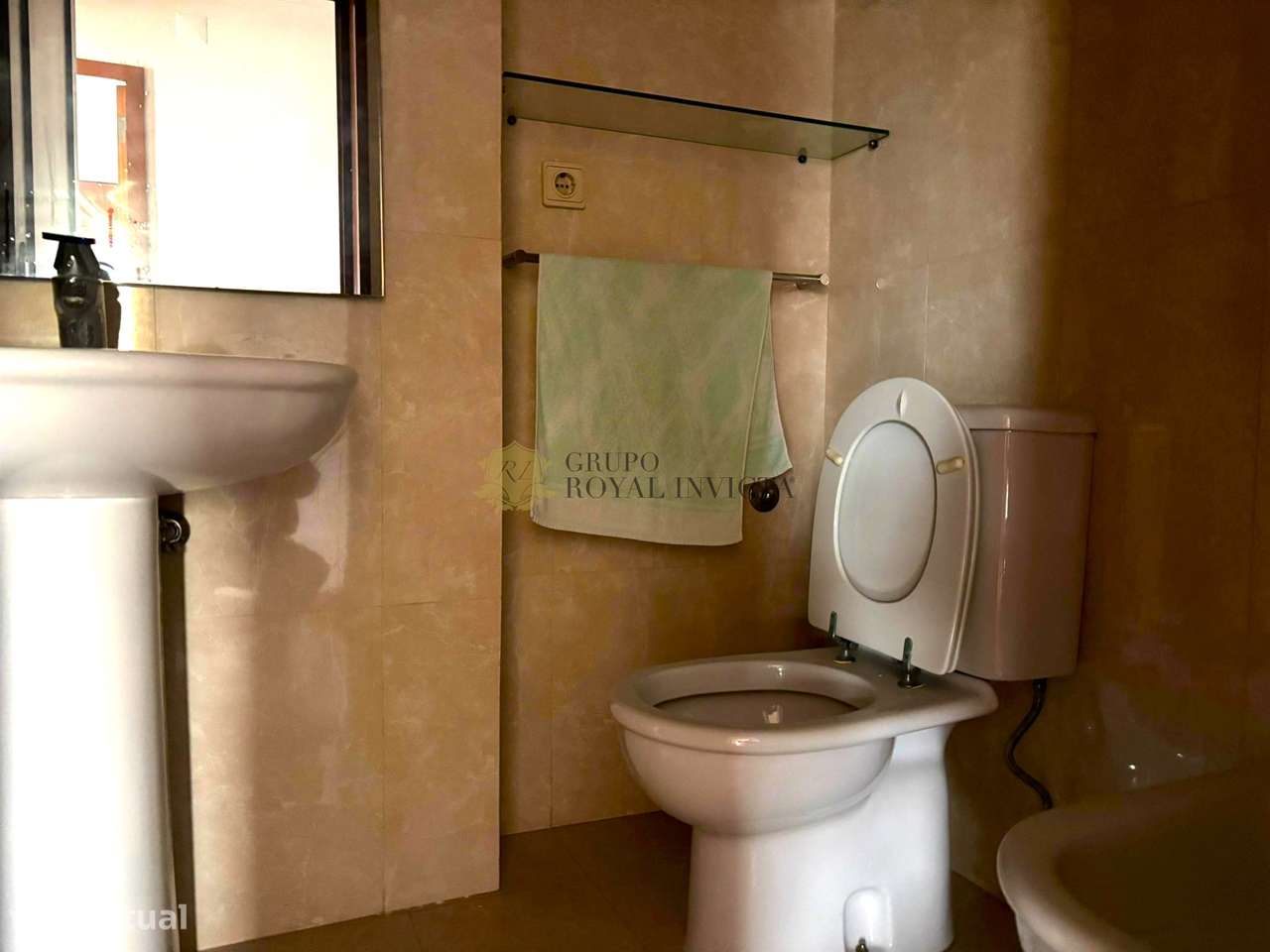 Apartamento T3  com Box Fechada e Varanda junto ao metro -  Senhora da-19