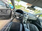 Toyota Avensis Combi 1.8 Executive - 9