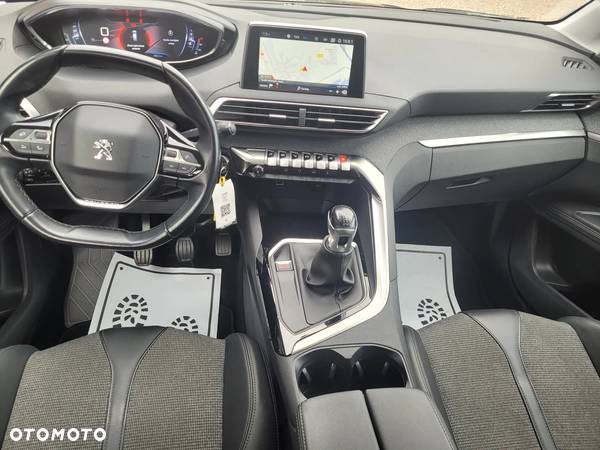 Peugeot 5008 BlueHDI 130 Allure - 11