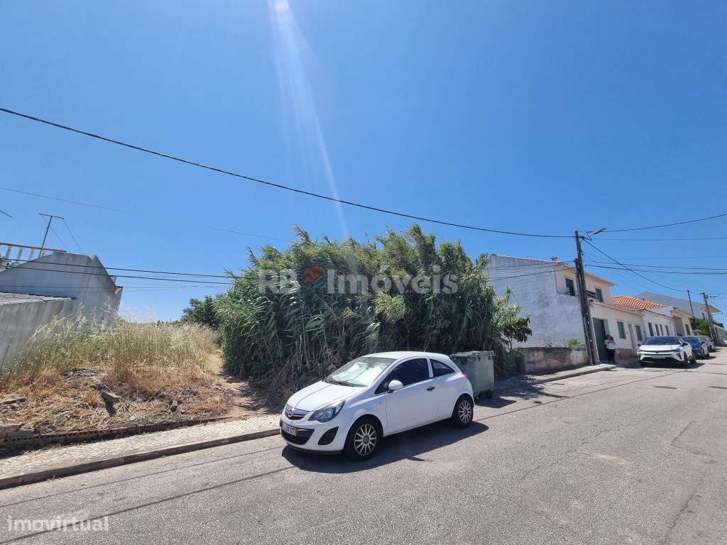 Terreno com 396 m2 para construção, na freguesia de N. Sra. de Fátima - Grande imagem: 4/6