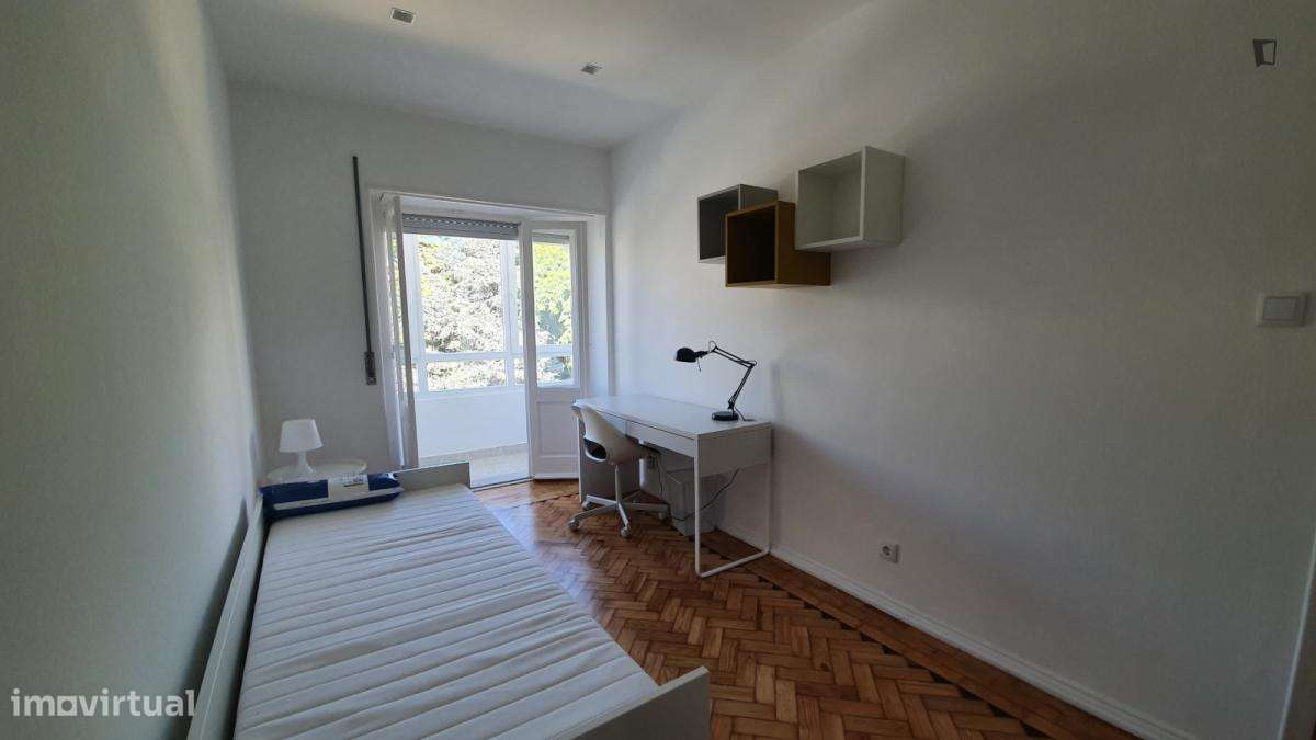 Quarto - localizado em Sete Rios Lisbon - Grande imagem: 4/12
