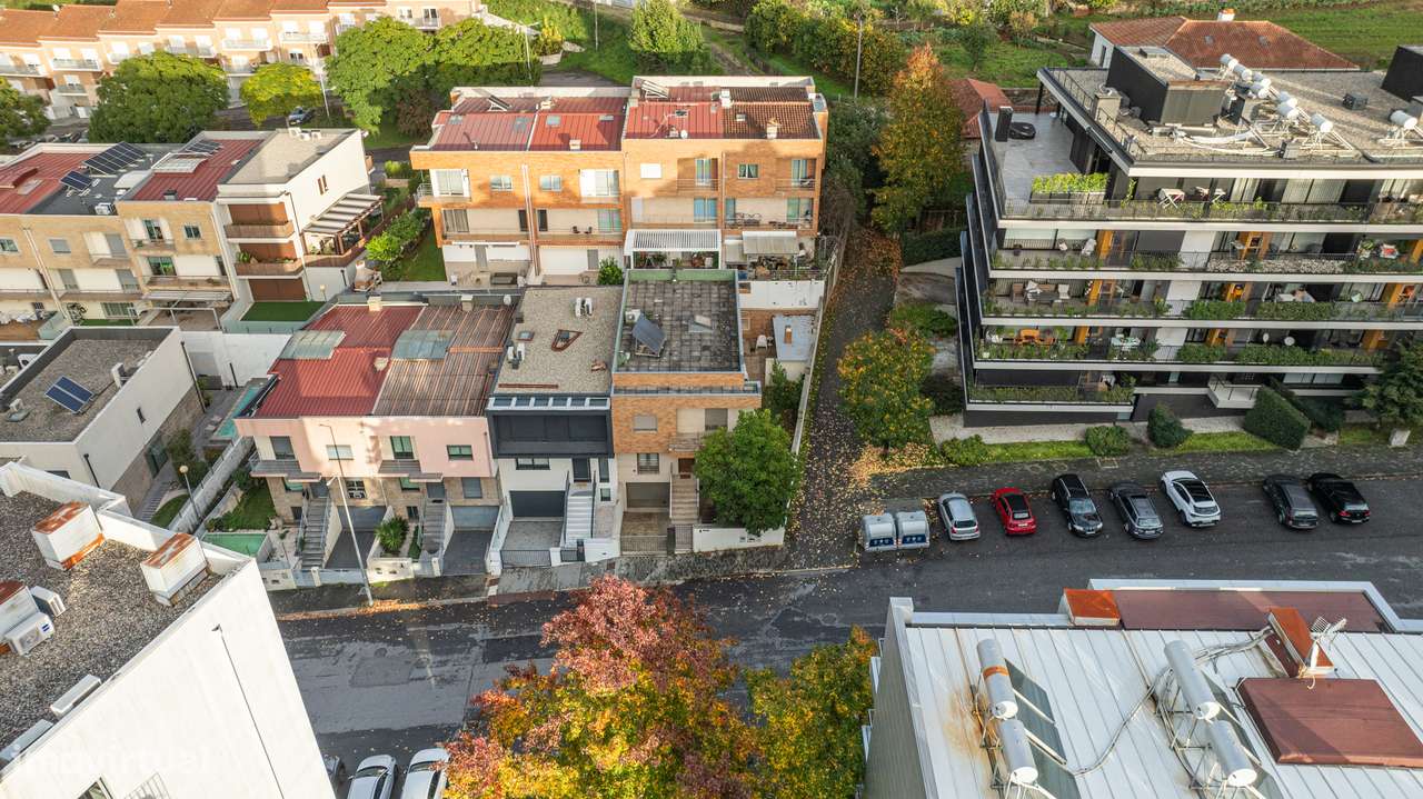 Moradia T3 + escritório à venda em Fraião - Braga-21