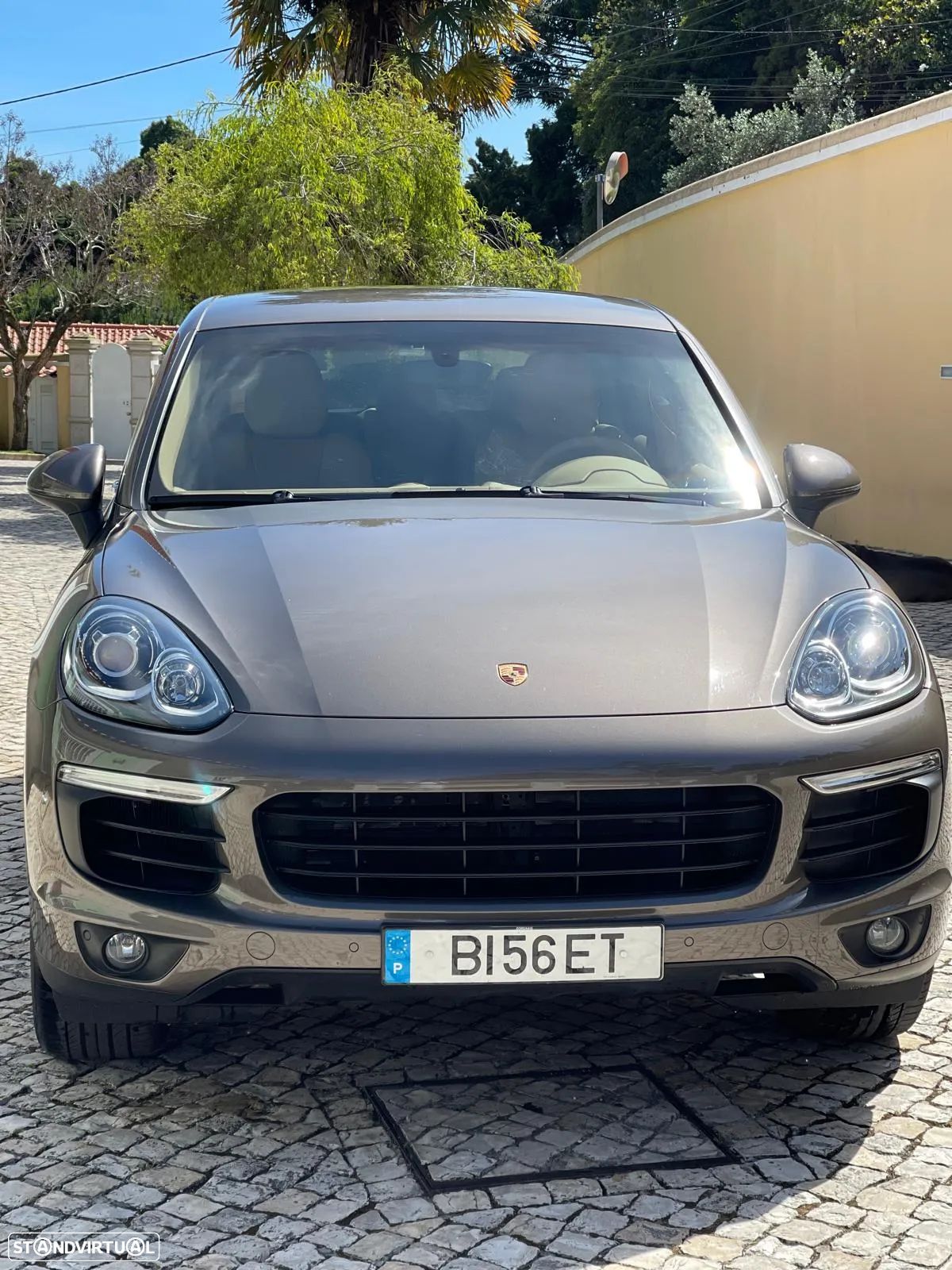 Porsche Cayenne - 1