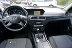 Mercedes-Benz Klasa C 180 CGI BlueEff Avantgarde - 12