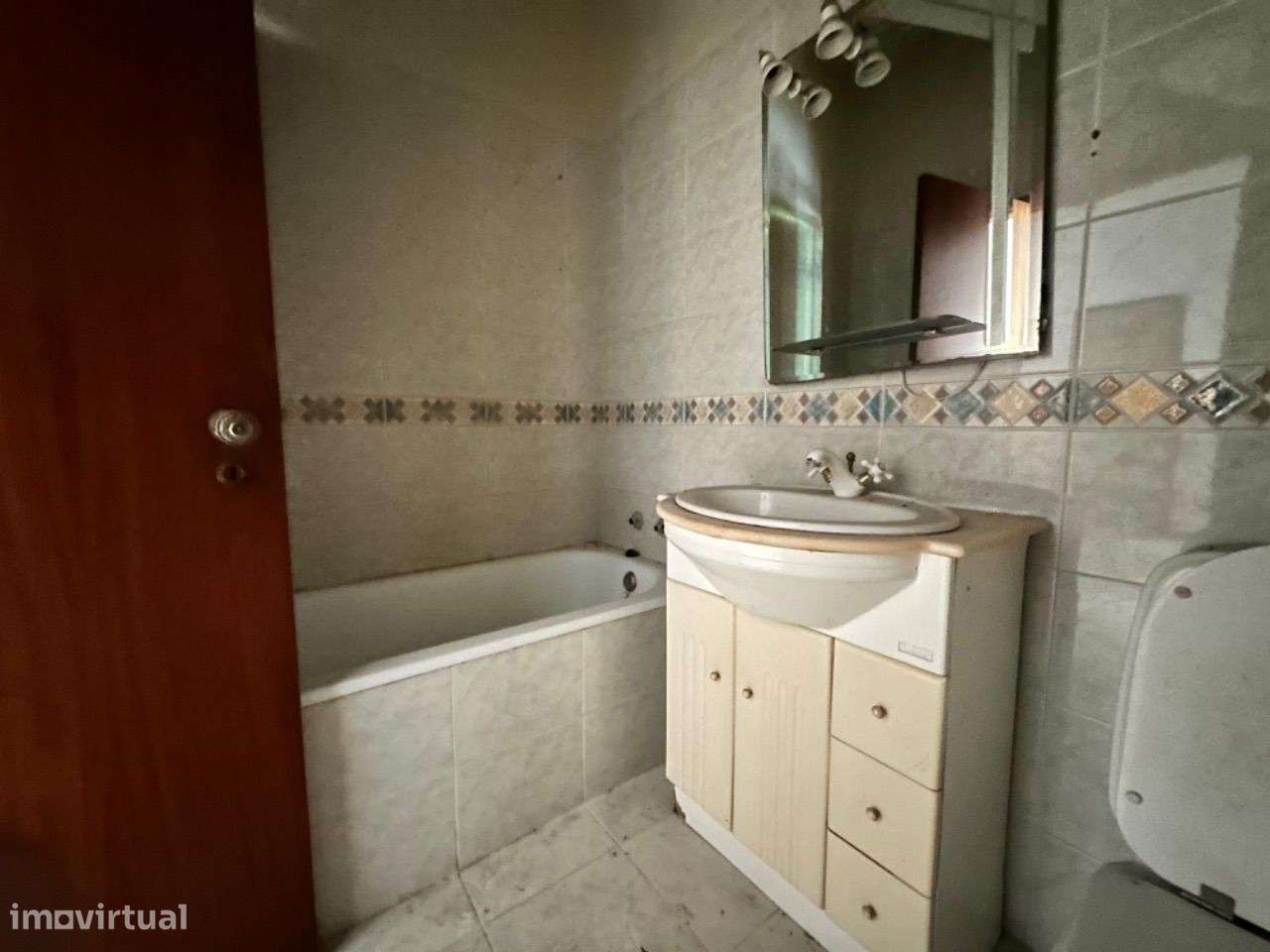 Imóvel de banco : escritura ao abrigo do simplex-10