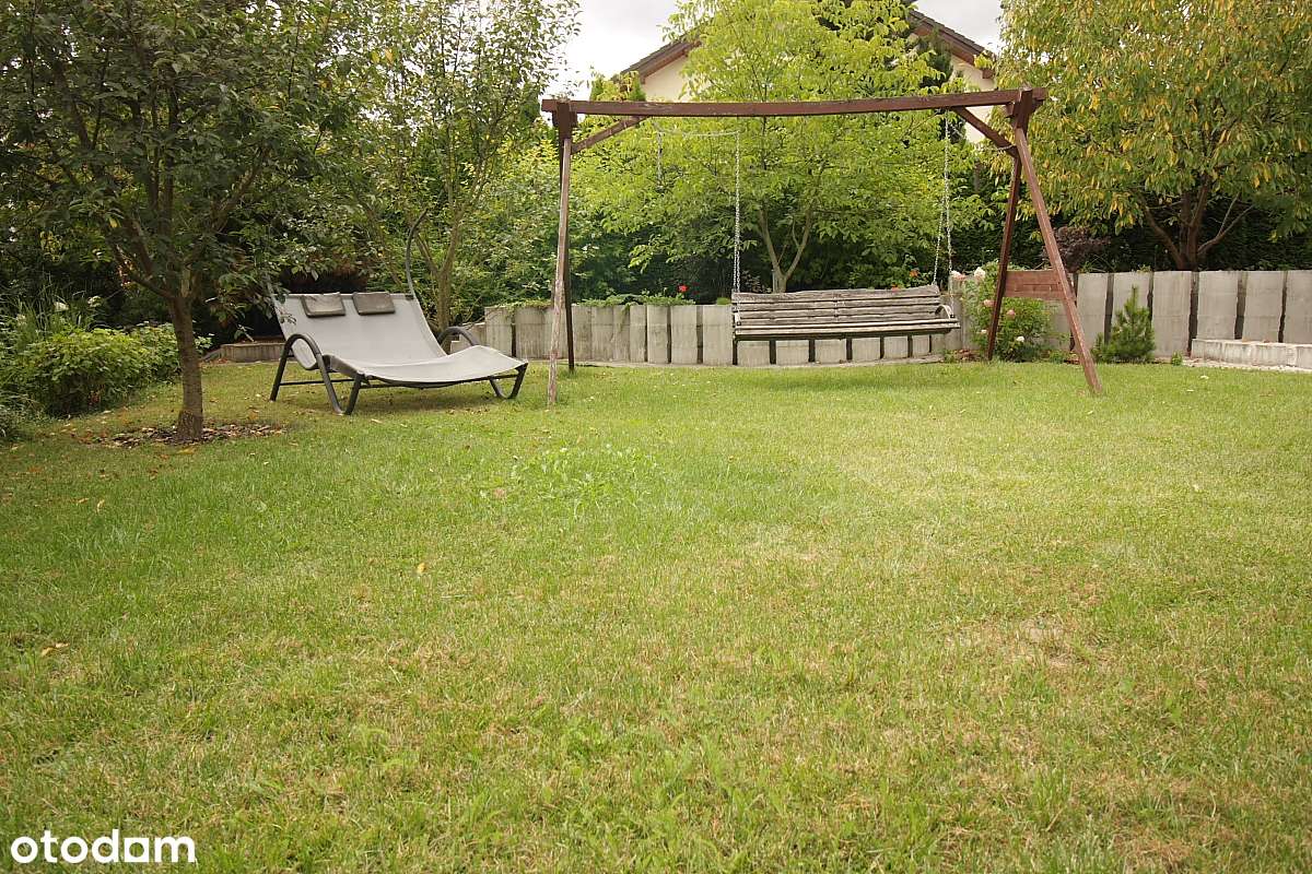 Promnice , nowy dom wolnostojący z pięknym ogrodem , garaż ,-13