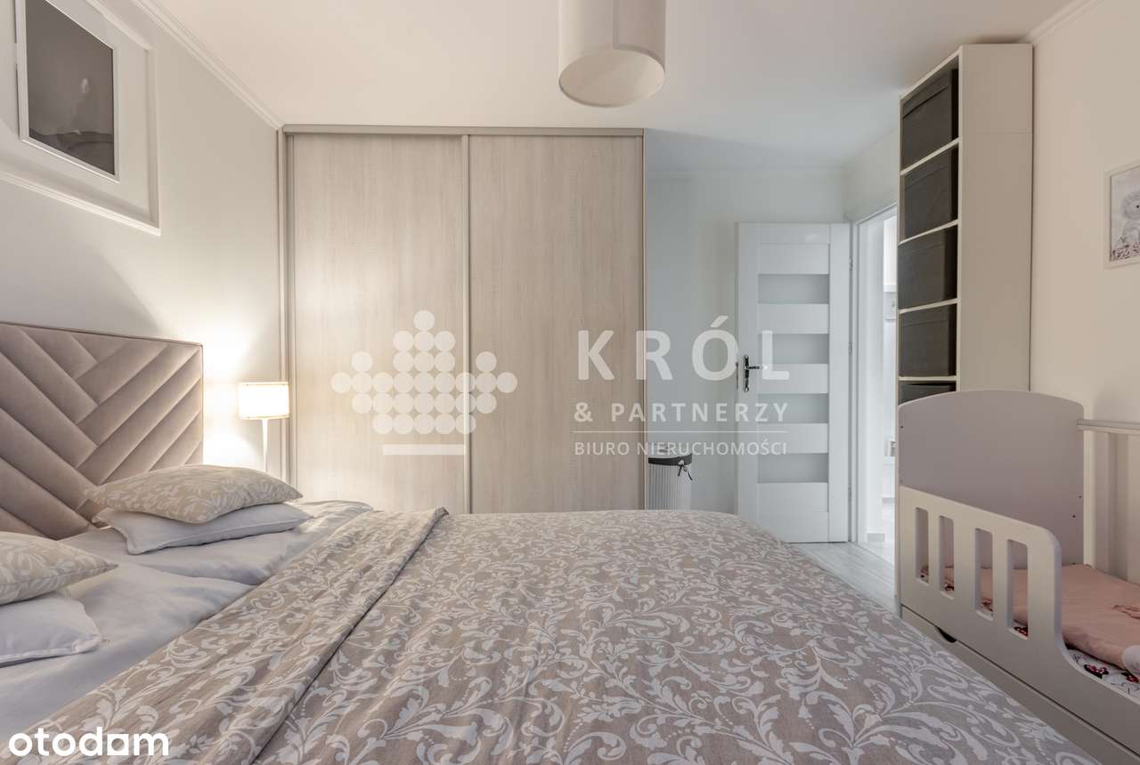 2 pokojowe mieszkanie do wejścia z balkonem na Komuny Paryskiej!-12