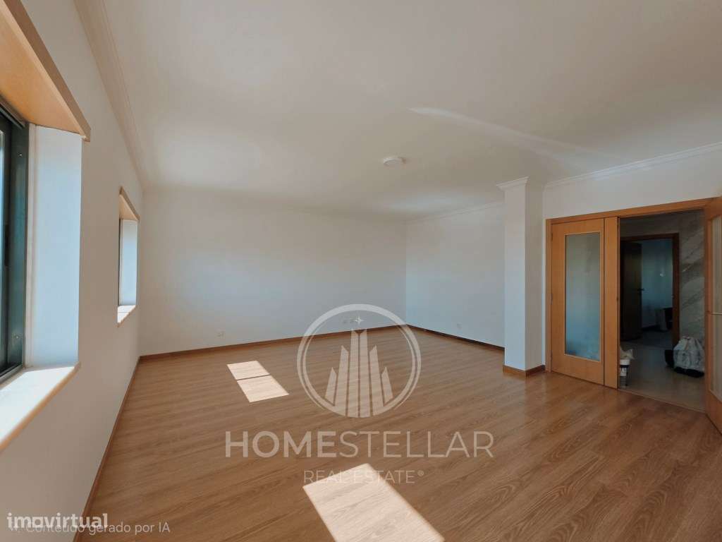 Apartamento T2 Atalaia com Arrecadação e Parqueamento-9