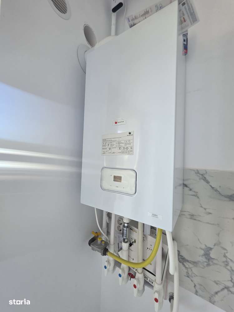 Vand apartament 2 camere cu gradina generoasa 190 mp zona Tractorul-6