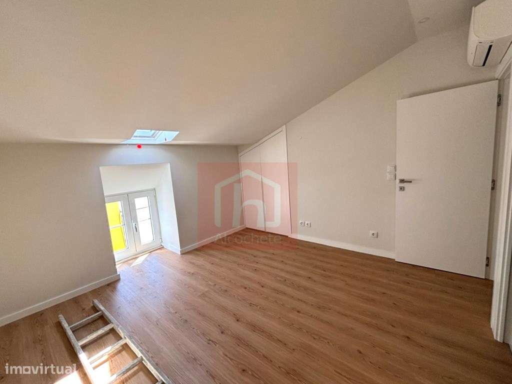 Apartamento duplex T2 no centro histórico Alcochete-23