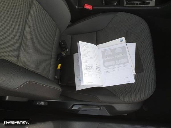 VW Golf Variant 1.6 TDi Confortline - 23