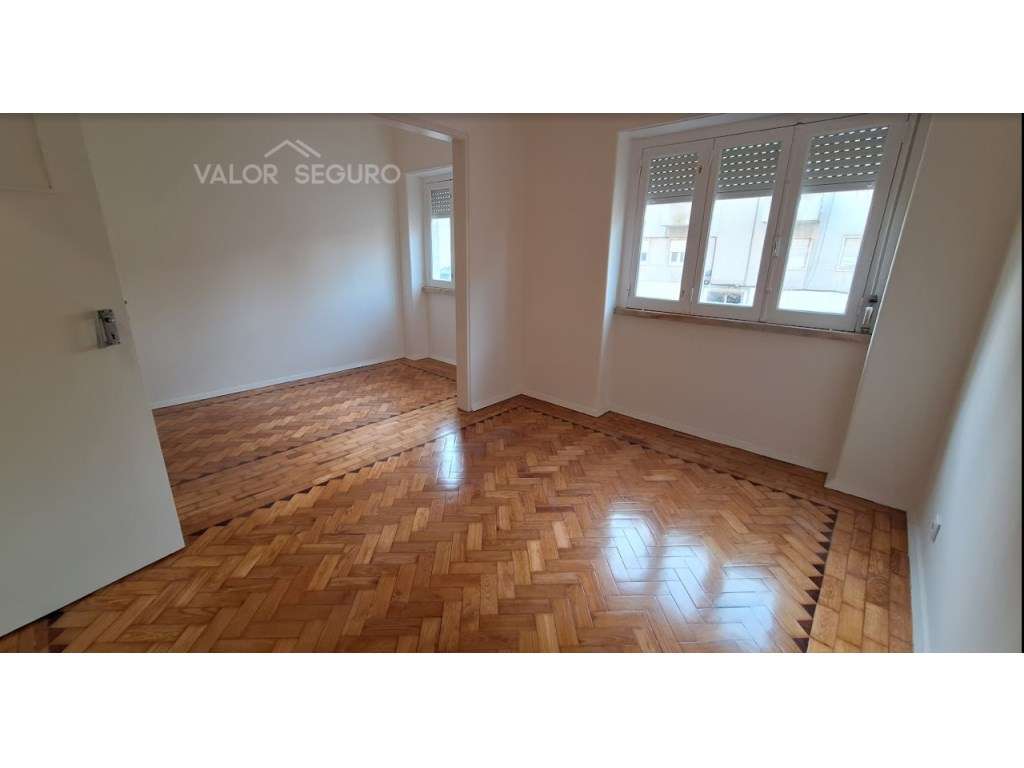 Apartamento T3 renovado em Alhandra - Grande imagem: 2/11