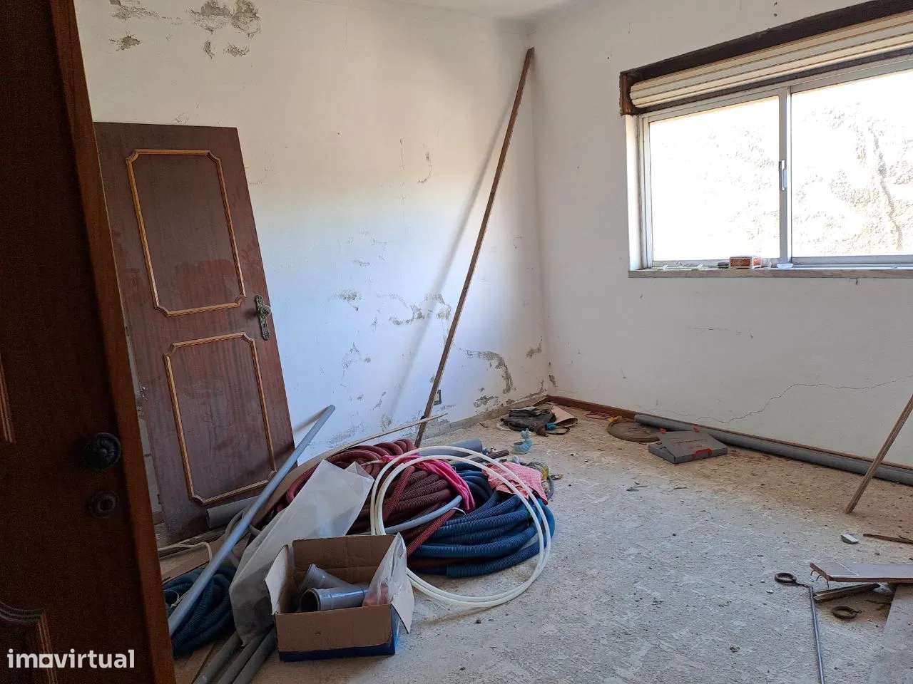 Moradia M5 com Jardim, Quintal com árvores de fruto - Santo Varão-15