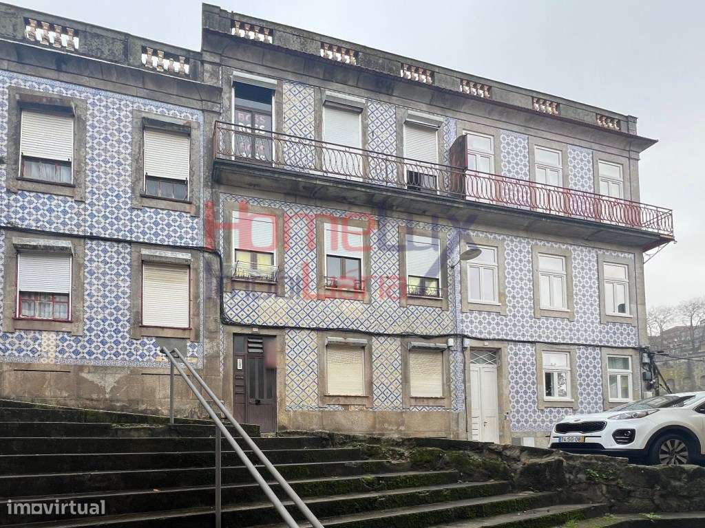 Prédio para Reabilitação em Miragaia - Grande imagem: 4/10