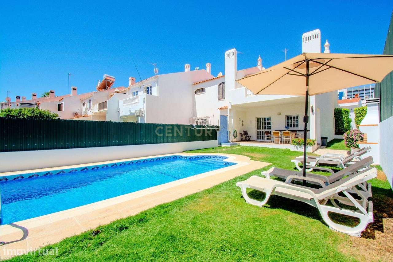 T2+2 c/ piscina privada, jardim e estacionamento - Grande imagem: 4/58